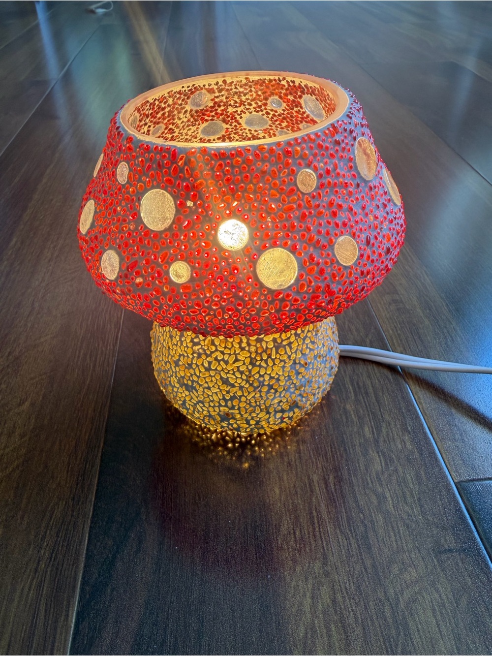 Scentsy Cute as a Button Toadstool Mushroom Warmer Red and White